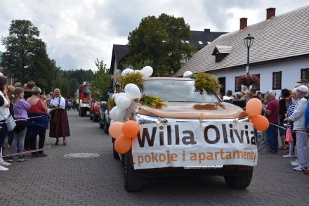 Korowód dożynkowy przeszedł przez Wisłę